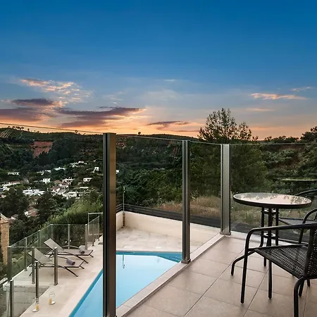 Villa Piedra *